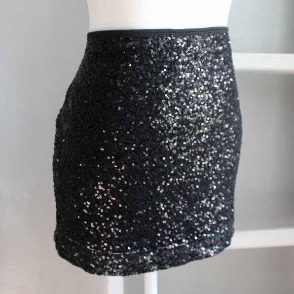 Express Women's Black Sequin Stretch Pull-On Mini Skirt Size Medium - Picture 1 of 6